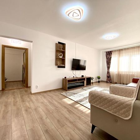 Kronstadt Apartment - Pet Friendly Brasov Exterior photo