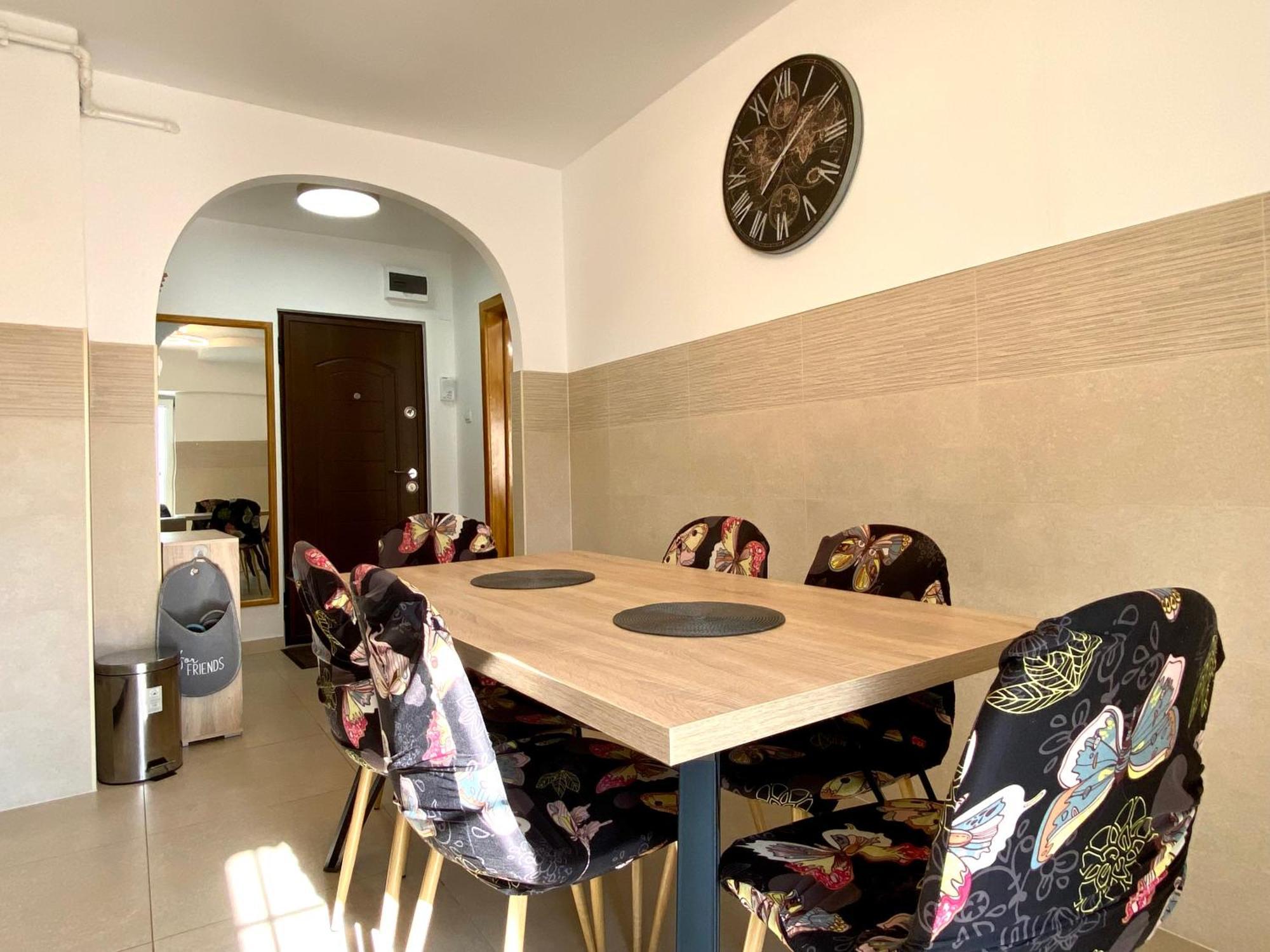 Kronstadt Apartment - Pet Friendly Brasov Exterior photo