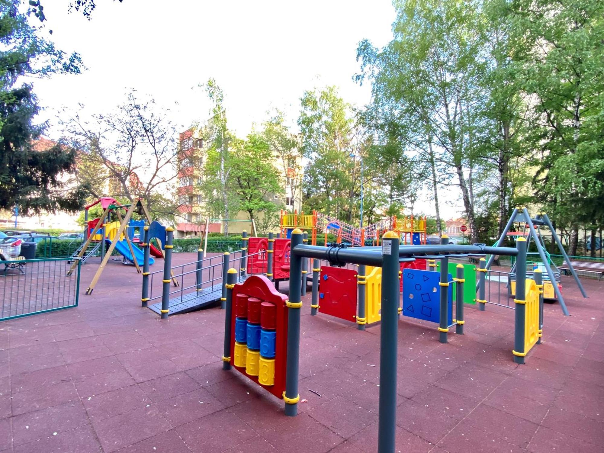 Kronstadt Apartment - Pet Friendly Brasov Exterior photo