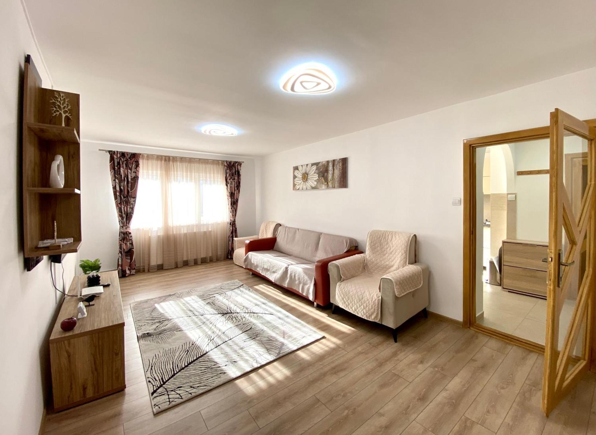 Kronstadt Apartment - Pet Friendly Brasov Exterior photo