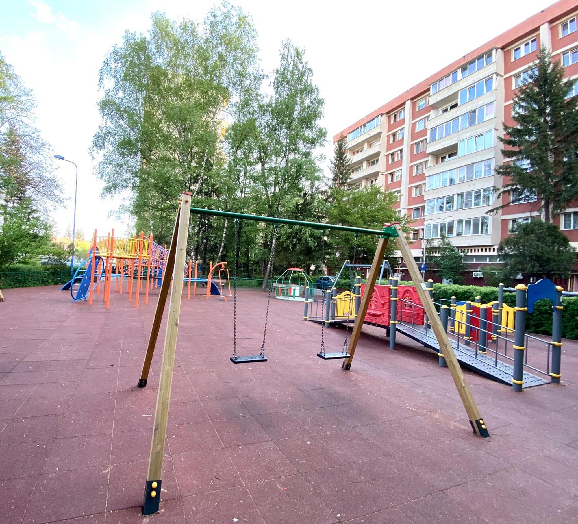 Kronstadt Apartment - Pet Friendly Brasov Exterior photo