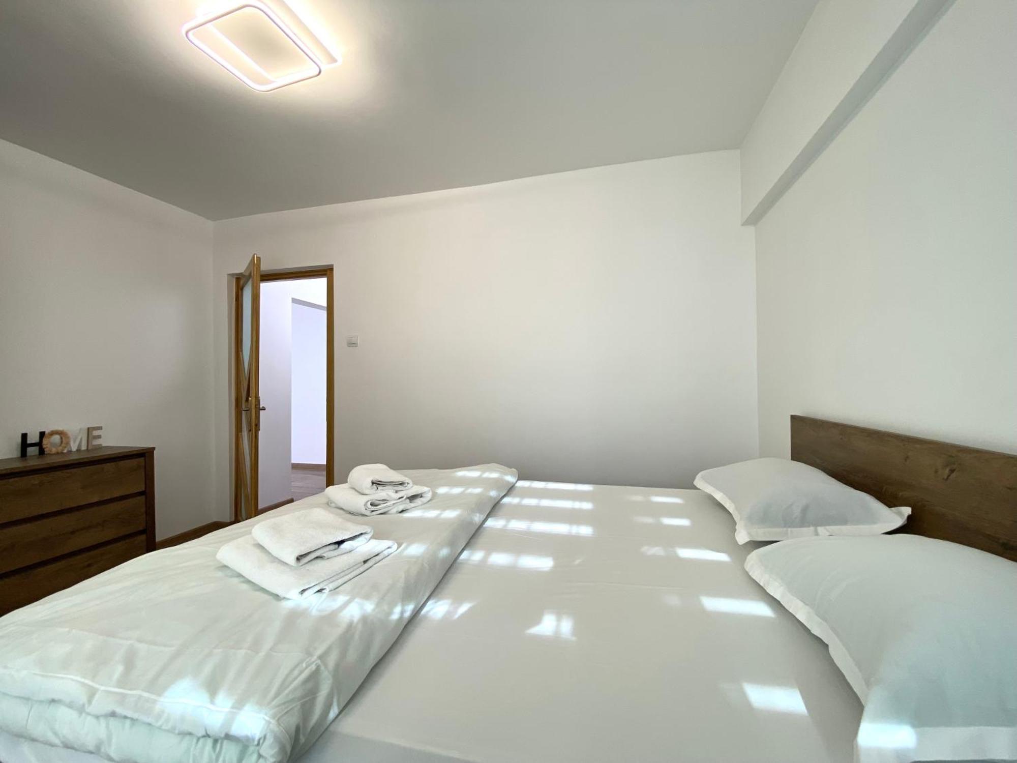 Kronstadt Apartment - Pet Friendly Brasov Exterior photo