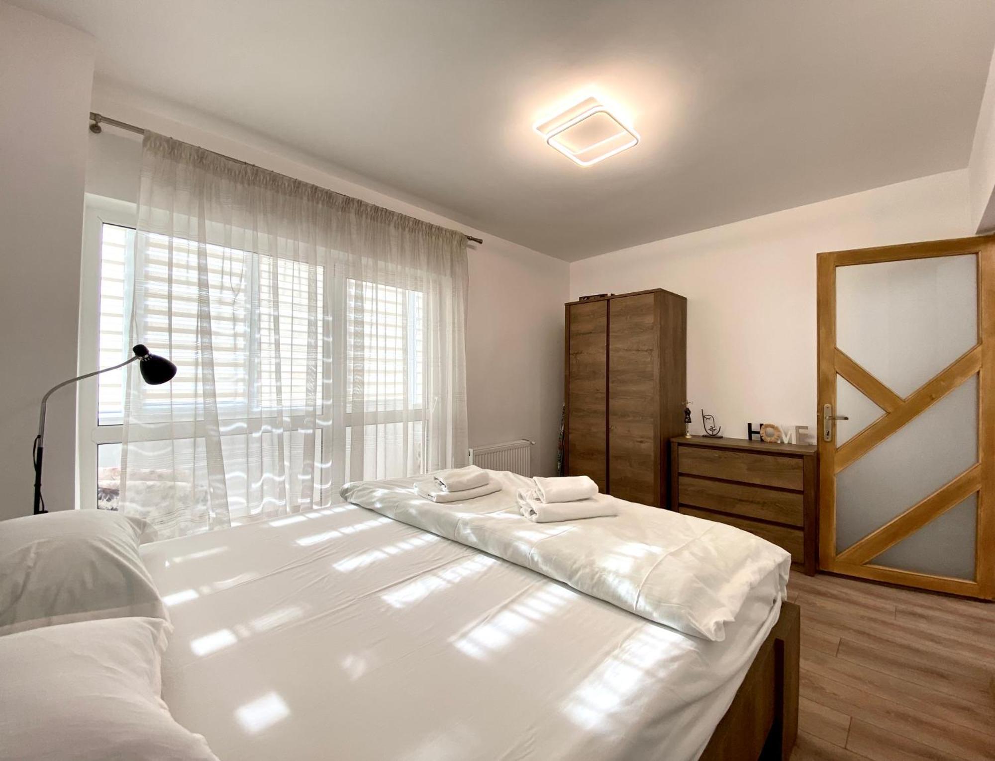 Kronstadt Apartment - Pet Friendly Brasov Exterior photo